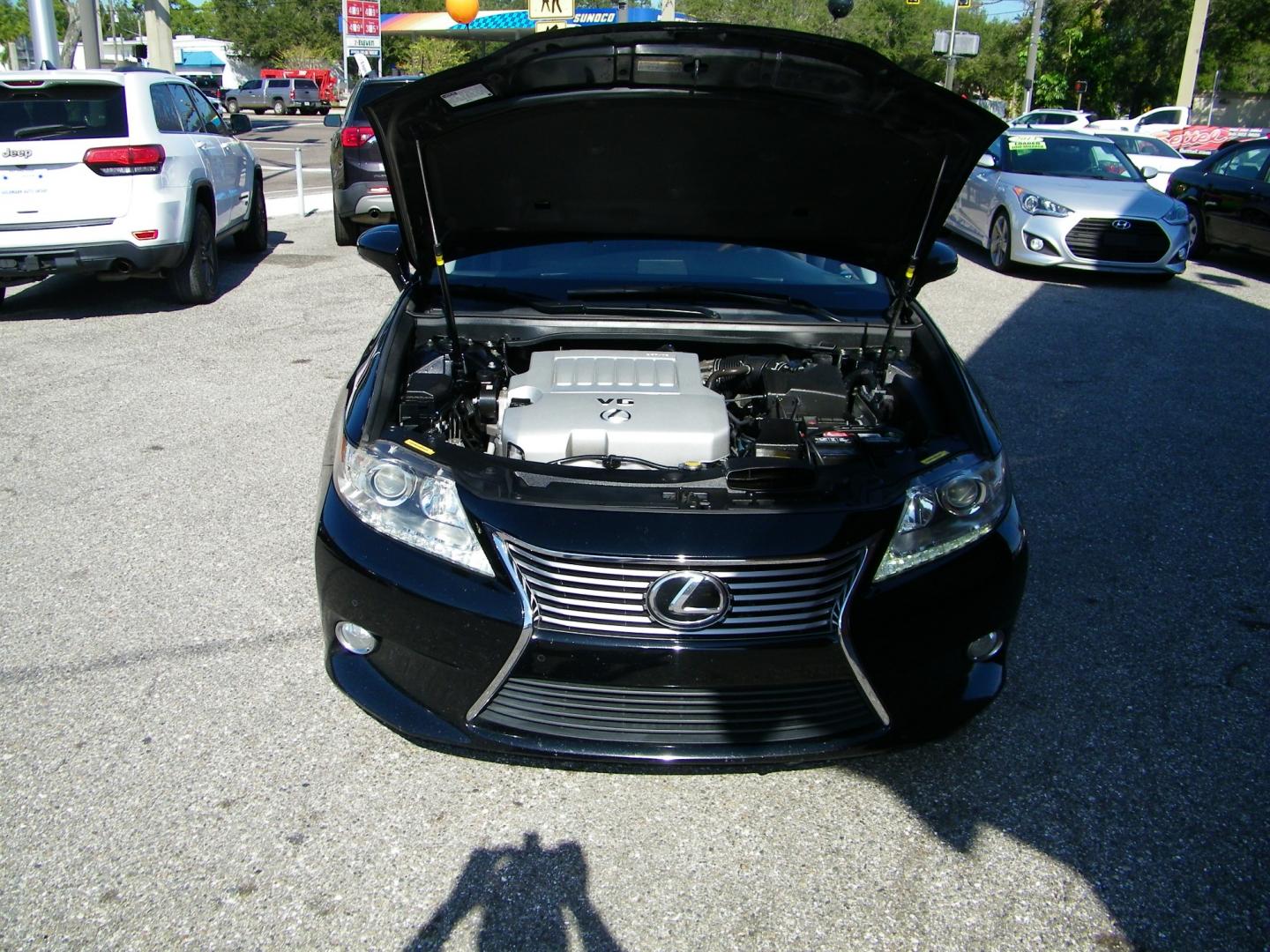 2013 Black /Black Lexus ES 350 Sedan (JTHBK1GG4D2) with an 3.5L V6 DOHC 24V engine, 6-Speed Automatic transmission, located at 4000 Bee Ridge Road, Sarasota, FL, 34233, (941) 926-0300, 27.298664, -82.489151 - Photo#9